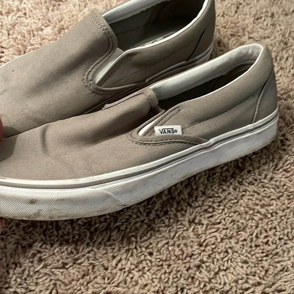 Vans - Picture 2 of 4